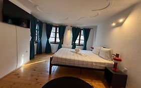 Felinarului 6 Studioul Albastru